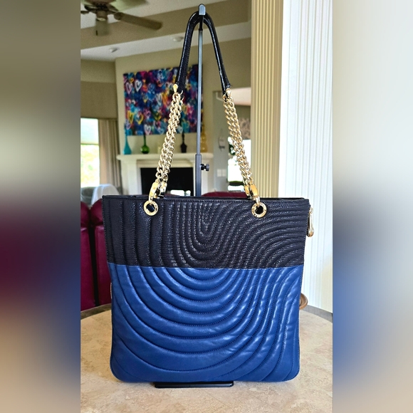 Henri Bendel No. 7 Blue Quilted Leather Expandable Zipper Shoulder Bag NWOT - Picture 5 of 16